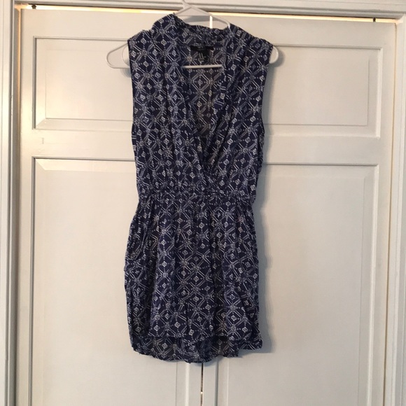 Forever 21 Pants - Women’s forever 21 blue patterned romper M